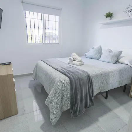 Canovas - Marimel Con Piscina Privada